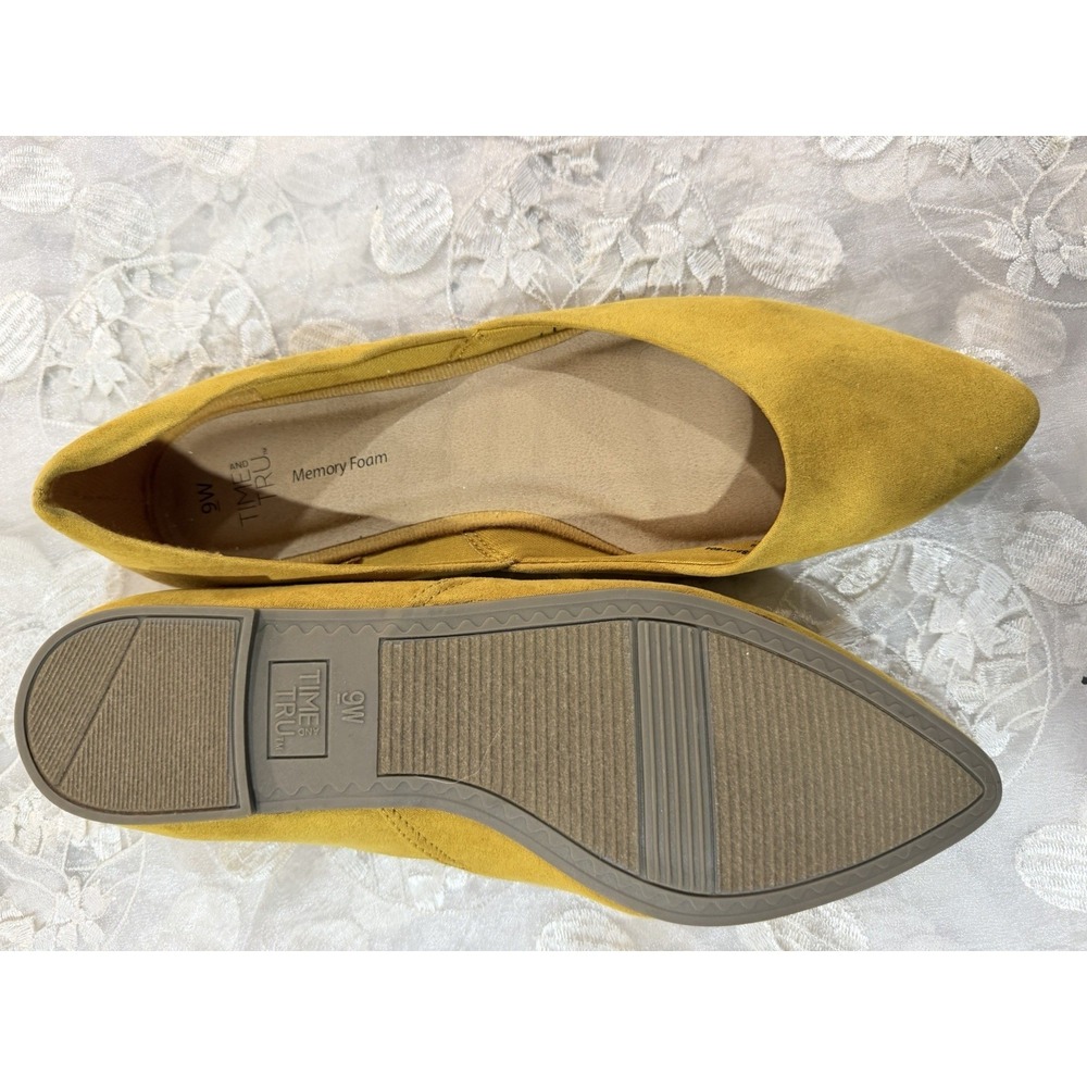 Time and Tru Yellow Pointed Toe Memory Foam Slip-On Flats Leather 9W - Picture 4 of 5